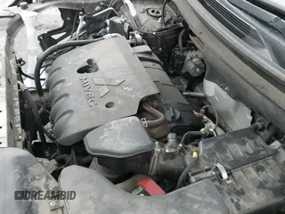 ✅ 2018 Mitsubishi Outlander ES • VIN: JA4AZ3A34JZ044627 • Лот: 41285945. Опубликован ранее на IAAI с пробегом 88 988 миль. Бесплатный доступ к архиву аукционных продаж из США и подробный отчёт об истории автомобиля на DreamBid. Изображение 20.