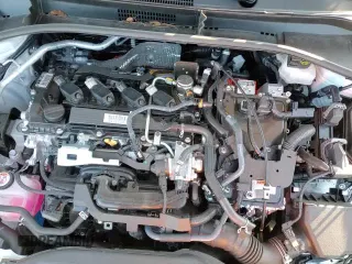 ✅ 2025 Toyota Corolla Cross Hybrid S • VIN: 7MUFBABG5SV081894 • Lot: 93206505. Wystawiony na Copart z przebiegiem 8 959 mil. Bezpłatny archiwum sprzedaży aukcyjnych z USA i szczegółowy raport historii pojazdu na DreamBid. Zdjęcie 15.