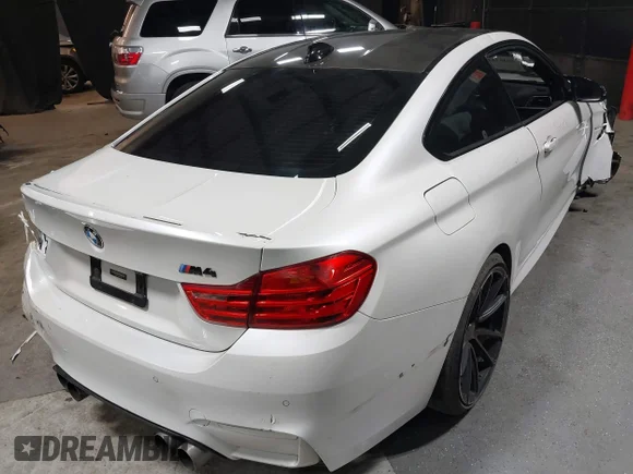 ✅ 2017 BMW M4 • VIN: WBS3R9C5XHK709445 • Лот: 39303430. Опубліковано раніше на IAAI з пробігом 59 095 миль. Безкоштовний доступ до архіву аукціонних продажів зі США та докладний звіт про історію автомобіля на DreamBid. Зображення 4.