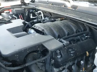 ✅ 2019 Chevrolet Tahoe Premier • VIN: 1GNSKCKC0KR351265 • Lot: 41672192. Wystawiony na IAAI z przebiegiem 26 679 mil. Bezpłatny archiwum sprzedaży aukcyjnych z USA i szczegółowy raport historii pojazdu na DreamBid. Zdjęcie 18.