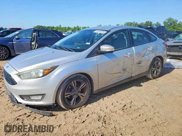 ✅ 2017 Ford Focus SE • VIN: 1FADP3FE0HL221051 • Lot: 54556526. Wystawiony na Copart z przebiegiem 126 277 mil. Bezpłatny archiwum sprzedaży aukcyjnych z USA i szczegółowy raport historii pojazdu na DreamBid. Zdjęcie 1.