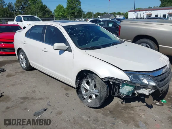 ✅ 2012 Ford Fusion SE • VIN: 3FAHP0HA8CR427724 • Lot: 45114071. Wystawiony na IAAI z przebiegiem 272 658 mil. Bezpłatny archiwum sprzedaży aukcyjnych z USA i szczegółowy raport historii pojazdu na DreamBid. Zdjęcie 1.