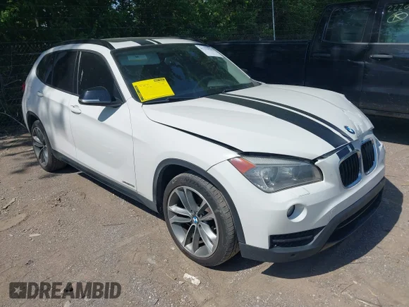 ✅ 2014 BMW X1 xDrive28i • VIN: WBAVL1C53EVY11650 • Lot: 42271922. Wystawiony na IAAI z przebiegiem 106 402 mil. Bezpłatny archiwum sprzedaży aukcyjnych z USA i szczegółowy raport historii pojazdu na DreamBid. Zdjęcie 1.