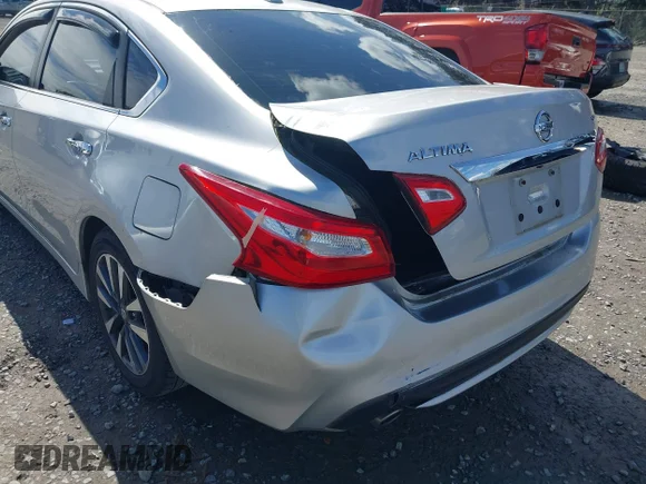 ✅ 2017 Nissan Altima SV • VIN: 1N4AL3AP8HC212878 • Lot: 44790603. Wystawiony na IAAI z przebiegiem 113 135 mil. Bezpłatny archiwum sprzedaży aukcyjnych z USA i szczegółowy raport historii pojazdu na DreamBid. Zdjęcie 6.