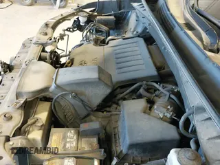 ✅ 2016 Toyota Highlander XLE • VIN: 5TDJKRFH4GS503232 • Lot: 43377880. Listed on IAAI with 109,600 mi. Free auction sales archive from the USA and detailed vehicle history report at DreamBid. Image 19.