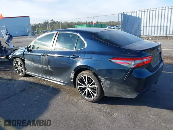✅ 2019 Toyota Camry LE • VIN: 4T1B11HK7KU835635 • Lot: 44260203. Wystawiony na IAAI z przebiegiem 172 682 mil. Bezpłatny archiwum sprzedaży aukcyjnych z USA i szczegółowy raport historii pojazdu na DreamBid. Zdjęcie 3.