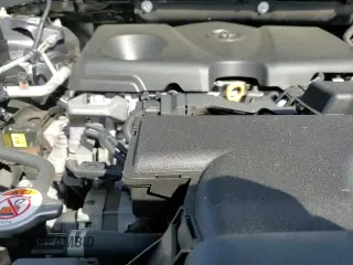 ✅ 2021 Toyota RAV4 XLE • VIN: 2T3W1RFV7MC154688 • Lot: 86113335. Wystawiony na Copart z przebiegiem 76 442 mil. Bezpłatny archiwum sprzedaży aukcyjnych z USA i szczegółowy raport historii pojazdu na DreamBid. Zdjęcie 17.