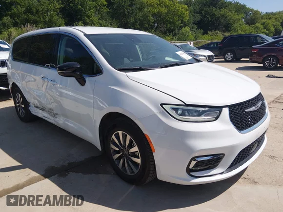 ✅ 2024 Chrysler Pacifica Hybrid Select • VIN: 2C4RC1S76RR153502 • Lot: 45263799. Listed on IAAI with 43,355 mi. Free auction sales archive from the USA and detailed vehicle history report at DreamBid. Image 1.
