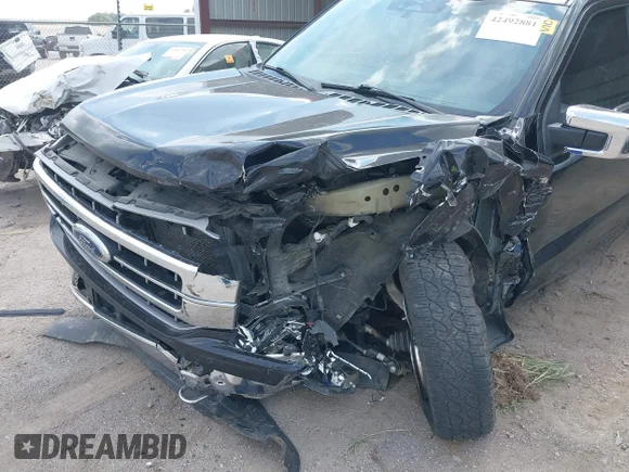 ✅ 2023 Ford F-150 XL • VIN: 1FTFW1E80PKF94617 • Lot: 42492881. Wystawiony na IAAI z przebiegiem 27 970 mil. Bezpłatny archiwum sprzedaży aukcyjnych z USA i szczegółowy raport historii pojazdu na DreamBid. Zdjęcie 6.