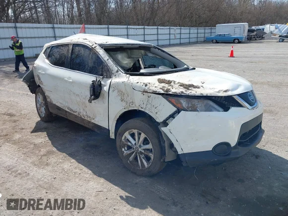 ✅ 2019 Nissan Rogue S • VIN: JN1BJ1CR9KW347948 • Lot: 42030448. Wystawiony na IAAI z przebiegiem 137 115 mil. Bezpłatny archiwum sprzedaży aukcyjnych z USA i szczegółowy raport historii pojazdu na DreamBid. Zdjęcie 1.