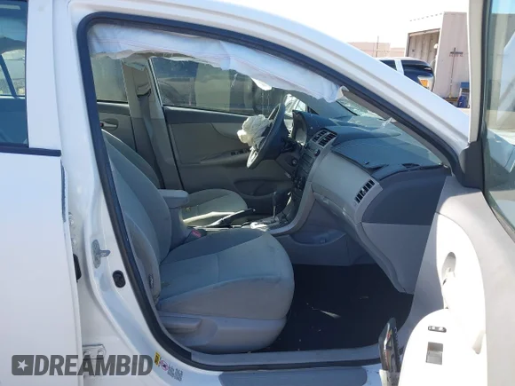 ✅ 2010 Toyota Corolla LE • VIN: 1NXBU4EE7AZ317238 • Lot: 44317599. Wystawiony na IAAI z przebiegiem Nie podano. Bezpłatny archiwum sprzedaży aukcyjnych z USA i szczegółowy raport historii pojazdu na DreamBid. Zdjęcie 5.