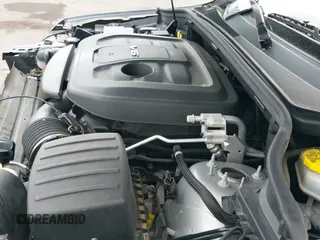 2018 Jeep Grand Cherokee Sterling z VIN 1C4RJFBG3JC138410, wystawiony jako IAAI lot #43242404 z przebiegiem 119 655 mil mil oraz . Historia ofert i sprzedaży dostępna na DreamBid. Obrazek 20.