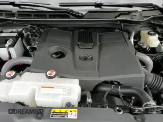 ✅ 2025 Toyota Tundra SR5 • VIN: 5TFLA5DBXSX283813 • Lot: 89816495. Wystawiony na Copart z przebiegiem 9 671 mil. Bezpłatny archiwum sprzedaży aukcyjnych z USA i szczegółowy raport historii pojazdu na DreamBid. Zdjęcie 13.