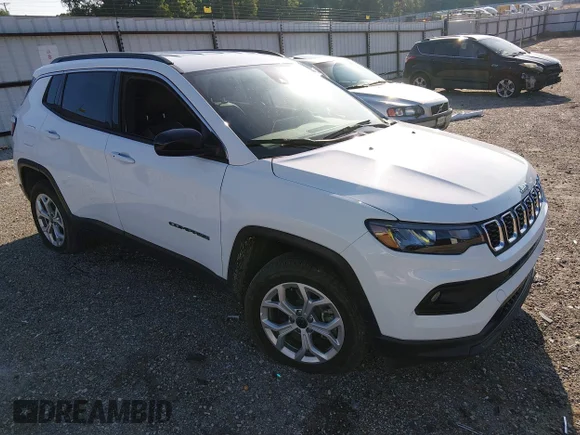 ✅ 2025 Jeep Compass Latitude • VIN: 3C4NJDBNXST603708 • Lot: 45579882. Listed on IAAI with 28,676 mi. Free auction sales archive from the USA and detailed vehicle history report at DreamBid. Image 1.