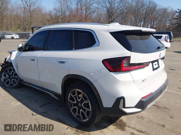 ✅ 2026 BMW X1 xDrive28i • VIN: WBX73EF04T5516821 • Лот: 44836028. Опубліковано раніше на IAAI з пробігом 531 миль. Безкоштовний доступ до архіву аукціонних продажів зі США та докладний звіт про історію автомобіля на DreamBid. Зображення 3.