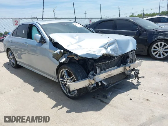 ✅ 2017 Mercedes-Benz E 300 Luxury • VIN: WDDZF4JB9HA194083 • Лот: 45117171. Опубліковано раніше на IAAI з пробігом Не вказано. Безкоштовний доступ до архіву аукціонних продажів зі США та докладний звіт про історію автомобіля на DreamBid. Зображення 1.