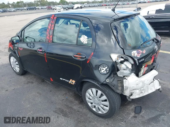 ✅ 2009 Toyota Yaris • VIN: JTDKT903895240556 • Lot: 44527986. Wystawiony na IAAI z przebiegiem 192 141 mil. Bezpłatny archiwum sprzedaży aukcyjnych z USA i szczegółowy raport historii pojazdu na DreamBid. Zdjęcie 3.