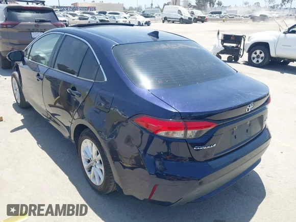 ✅ 2020 Toyota Corolla XLE • VIN: JTDFPRAE1LJ014928 • Lot: 45255413. Wystawiony na IAAI z przebiegiem 121 755 mil. Bezpłatny archiwum sprzedaży aukcyjnych z USA i szczegółowy raport historii pojazdu na DreamBid. Zdjęcie 3.