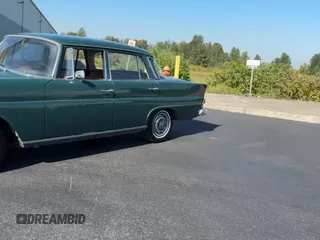 ✅ 1967 Mercedes-Benz 200 • VIN: 11011010317685 • Lot: 92901945. Wystawiony na Copart z przebiegiem 88 540 mil. Bezpłatny archiwum sprzedaży aukcyjnych z USA i szczegółowy raport historii pojazdu na DreamBid. Zdjęcie 11.