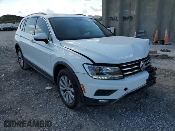 ✅ 2018 Volkswagen Tiguan SEL • VIN: 3VV3B7AX3JM039760 • Lot: 71224632. Listed on Copart with 39,925 mi. Free auction sales archive from the USA and detailed vehicle history report at DreamBid. Image 4.