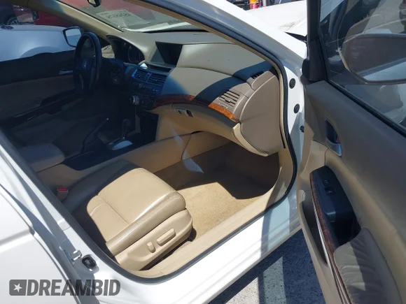 ✅ 2008 Honda Accord EX-L • VIN: 1HGCP36898A027552 • Lot: 45248678. Wystawiony na IAAI z przebiegiem 281 793 mil. Bezpłatny archiwum sprzedaży aukcyjnych z USA i szczegółowy raport historii pojazdu na DreamBid. Zdjęcie 5.