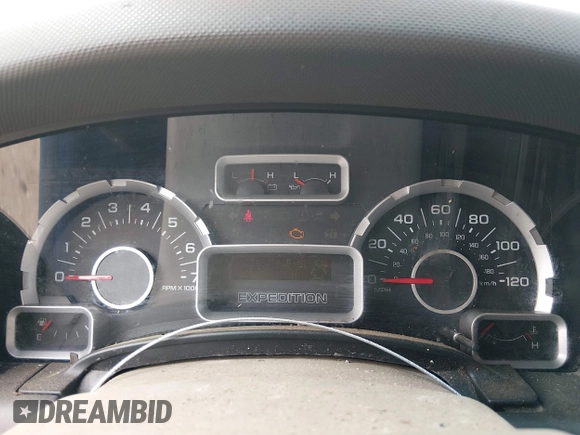 ✅ 2010 Ford Expedition SSV • VIN: 1FMJU1F51AEA20419 • Lot: 44919243. Wystawiony na IAAI z przebiegiem 315 474 mil. Bezpłatny archiwum sprzedaży aukcyjnych z USA i szczegółowy raport historii pojazdu na DreamBid. Zdjęcie 7.