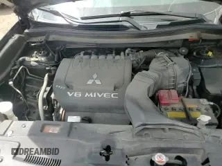 ✅ 2017 Mitsubishi Outlander SE • VIN: JA4JZ3AXXHZ602378 • Lot: 59731485. Wystawiony na Copart z przebiegiem 144 069 mil. Bezpłatny archiwum sprzedaży aukcyjnych z USA i szczegółowy raport historii pojazdu na DreamBid. Zdjęcie 13.