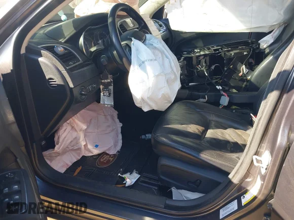 ✅ 2015 Chrysler 300 Limited • VIN: 2C3CCAAG3FH930845 • Lot: 43678923. Listed on IAAI with Not provided. Free auction sales archive from the USA and detailed vehicle history report at DreamBid. Image 5.