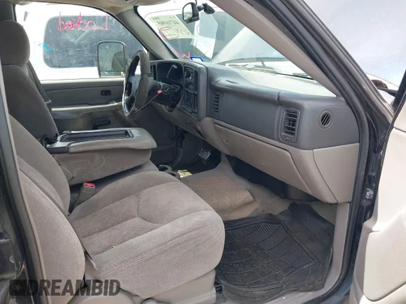 ✅ 2004 Chevrolet Suburban LT • VIN: 1GNEC16Z54J107058 • Lot: 44716905. Listed on IAAI with 138,673 mi. Free auction sales archive from the USA and detailed vehicle history report at DreamBid. Image 5.