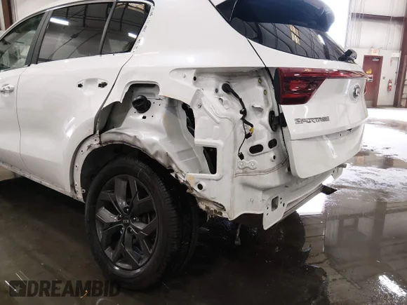✅ 2022 Kia Sportage LX • VIN: KNDPMCAC4N7954293 • Lot: 44756466. Wystawiony na IAAI z przebiegiem 61 085 mil. Bezpłatny archiwum sprzedaży aukcyjnych z USA i szczegółowy raport historii pojazdu na DreamBid. Zdjęcie 6.