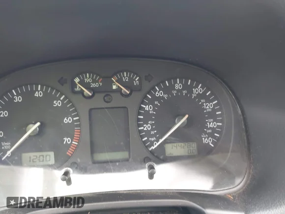 ✅ 2004 Volkswagen Golf GL • VIN: 9BWFL61JX44016917 • Lot: 43189436. Wystawiony na IAAI z przebiegiem 144 280 mil. Bezpłatny archiwum sprzedaży aukcyjnych z USA i szczegółowy raport historii pojazdu na DreamBid. Zdjęcie 7.