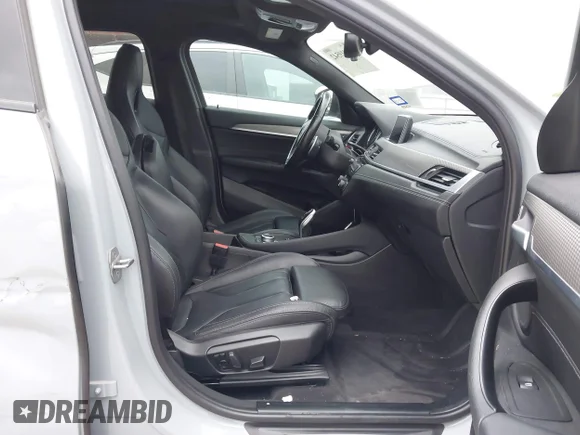 ✅ 2022 BMW X2 xDrive28i • VIN: WBXYJ1C07N5U81931 • Lot: 44919542. Wystawiony na IAAI z przebiegiem 114 111 mil. Bezpłatny archiwum sprzedaży aukcyjnych z USA i szczegółowy raport historii pojazdu na DreamBid. Zdjęcie 5.