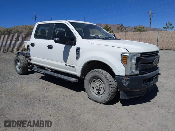 ✅ 2019 Ford F-250 King Ranch • VIN: 1FT7W2BT3KEE59674 • Lot: 45380052. Listed on IAAI with 128,012 mi. Free auction sales archive from the USA and detailed vehicle history report at DreamBid. Image 1.