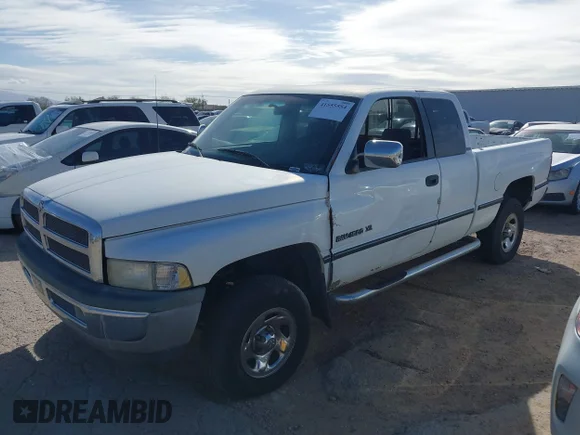 ✅ 1997 Dodge 1500 • VIN: 3B7HF13Z7VG777358 • Лот: 41555554. Опубліковано раніше на IAAI з пробігом 302 952 миль. Безкоштовний доступ до архіву аукціонних продажів зі США та докладний звіт про історію автомобіля на DreamBid. Зображення 2.