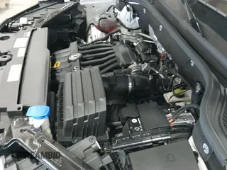 ✅ 2023 Volkswagen Atlas SE • VIN: 1V2HR2CA4PC556781 • Lot: 42418885. Wystawiony na IAAI z przebiegiem 35 820 mil. Bezpłatny archiwum sprzedaży aukcyjnych z USA i szczegółowy raport historii pojazdu na DreamBid. Zdjęcie 19.