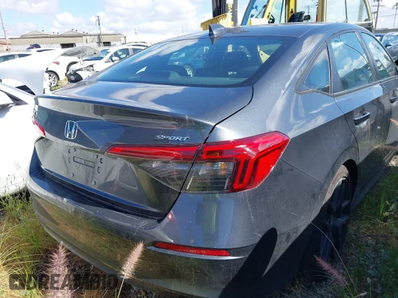✅ 2024 Honda Civic Sport • VIN: 2HGFE2F52RH524786 • Lot: 44592117. Wystawiony na IAAI z przebiegiem 35 659 mil. Bezpłatny archiwum sprzedaży aukcyjnych z USA i szczegółowy raport historii pojazdu na DreamBid. Zdjęcie 4.