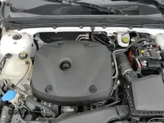 ✅ 2019 Volvo XC40 Momentum • VIN: YV4162XZ5K2006495 • Lot: 82074215. Listed on Copart with 128,467 mi. Free auction sales archive from the USA and detailed vehicle history report at DreamBid. Image 14.