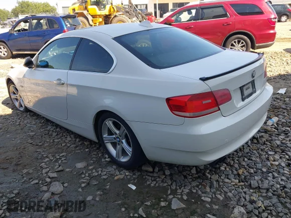 ✅ 2008 BMW 3 Series 328i • VIN: WBAWB33598P131957 • Lot: 42867678. Wystawiony na IAAI z przebiegiem 200 581 mil. Bezpłatny archiwum sprzedaży aukcyjnych z USA i szczegółowy raport historii pojazdu na DreamBid. Zdjęcie 3.