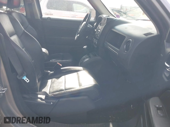 ✅ 2015 Jeep Patriot Latitude • VIN: 1C4NJRFB0FD438079 • Lot: 44389613. Wystawiony na IAAI z przebiegiem 154 964 mil. Bezpłatny archiwum sprzedaży aukcyjnych z USA i szczegółowy raport historii pojazdu na DreamBid. Zdjęcie 5.