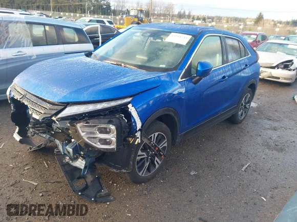 ✅ 2025 Mitsubishi Eclipse Cross SE • VIN: JA4ATWAA3SZ045447 • Lot: 44104749. Wystawiony na IAAI z przebiegiem 13 793 mil. Bezpłatny archiwum sprzedaży aukcyjnych z USA i szczegółowy raport historii pojazdu na DreamBid. Zdjęcie 2.