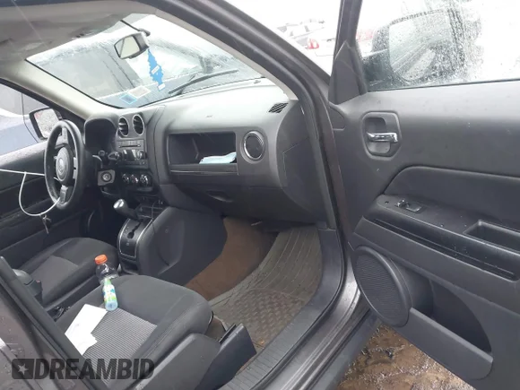 ✅ 2016 Jeep Patriot Sport • VIN: 1C4NJRBB3GD552049 • Lot: 41692227. Wystawiony na IAAI z przebiegiem 152 497 mil. Bezpłatny archiwum sprzedaży aukcyjnych z USA i szczegółowy raport historii pojazdu na DreamBid. Zdjęcie 5.