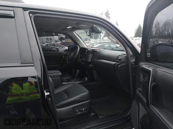 ✅ 2021 Toyota 4Runner Nightshade • VIN: JTEJU5JR2M5883462 • Lot: 44308385. Wystawiony na IAAI z przebiegiem 56 675 mil. Bezpłatny archiwum sprzedaży aukcyjnych z USA i szczegółowy raport historii pojazdu na DreamBid. Zdjęcie 5.