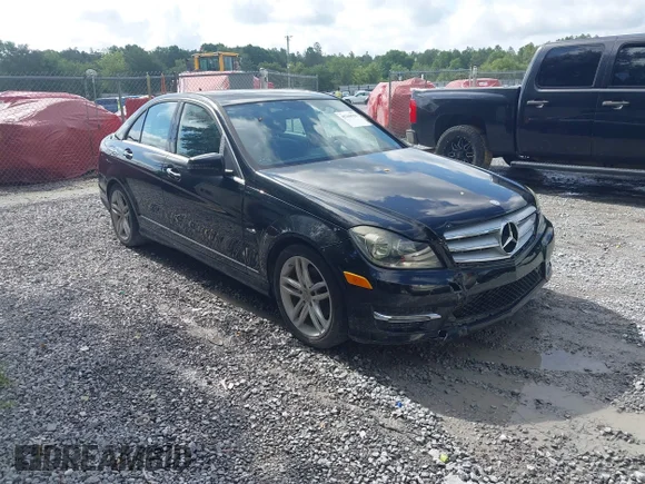 ✅ 2012 Mercedes-Benz C 250 Sport • VIN: WDDGF4HB9CA630856 • Lot: 45268750. Wystawiony na IAAI z przebiegiem 92 803 mil. Bezpłatny archiwum sprzedaży aukcyjnych z USA i szczegółowy raport historii pojazdu na DreamBid. Zdjęcie 1.