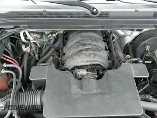 2018 Chevrolet Suburban LS z VIN 1GNSKGKCXJR264351, wystawiony jako IAAI lot #42365399 z przebiegiem 69 704 mil mil oraz . Historia ofert i sprzedaży dostępna na DreamBid. Obrazek 20.