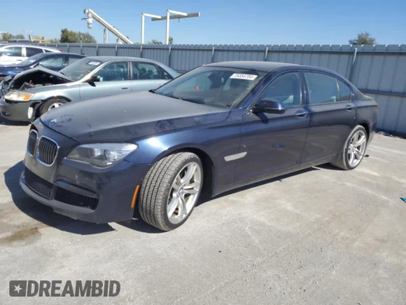 ✅ 2013 BMW 7 Series 750Li xDrive • VIN: WBAYF8C53DD140112 • Lot: 75354704. Wystawiony na Copart z przebiegiem 61 999 mil. Bezpłatny archiwum sprzedaży aukcyjnych z USA i szczegółowy raport historii pojazdu na DreamBid. Zdjęcie 1.