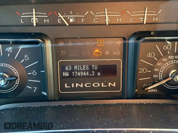 ✅ 2008 Lincoln Navigator • VIN: 5LMFL28588LJ06292 • Lot: 41612126. Wystawiony na Copart z przebiegiem 174 944 mil. Bezpłatny archiwum sprzedaży aukcyjnych z USA i szczegółowy raport historii pojazdu na DreamBid. Zdjęcie 8.