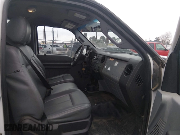 ✅ 2015 Ford F-350 XL • VIN: 1FDRF3A68FED11063 • Lot: 44335349. Wystawiony na IAAI z przebiegiem 24 746 mil. Bezpłatny archiwum sprzedaży aukcyjnych z USA i szczegółowy raport historii pojazdu na DreamBid. Zdjęcie 7.