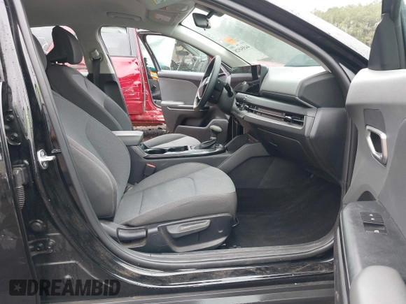 ✅ 2025 Kia K4 LXS • VIN: 3KPFT4DE5SE015182 • Лот: 44554928. Опубликован ранее на IAAI с пробегом 31 936 миль. Бесплатный доступ к архиву аукционных продаж из США и подробный отчёт об истории автомобиля на DreamBid. Изображение 5.