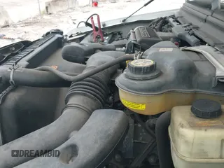 ✅ 2006 Ford F-350 XL • VIN: 1FTSF30586EC60811 • Lot: 42899105. Wystawiony na IAAI z przebiegiem 202 973 mil. Bezpłatny archiwum sprzedaży aukcyjnych z USA i szczegółowy raport historii pojazdu na DreamBid. Zdjęcie 12.