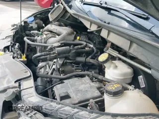 ✅ 2020 Ford Transit Cargo • VIN: 1FTYE1Y83LKA27478 • Lot: 42468253. Wystawiony na IAAI z przebiegiem 73 131 mil. Bezpłatny archiwum sprzedaży aukcyjnych z USA i szczegółowy raport historii pojazdu na DreamBid. Zdjęcie 18.